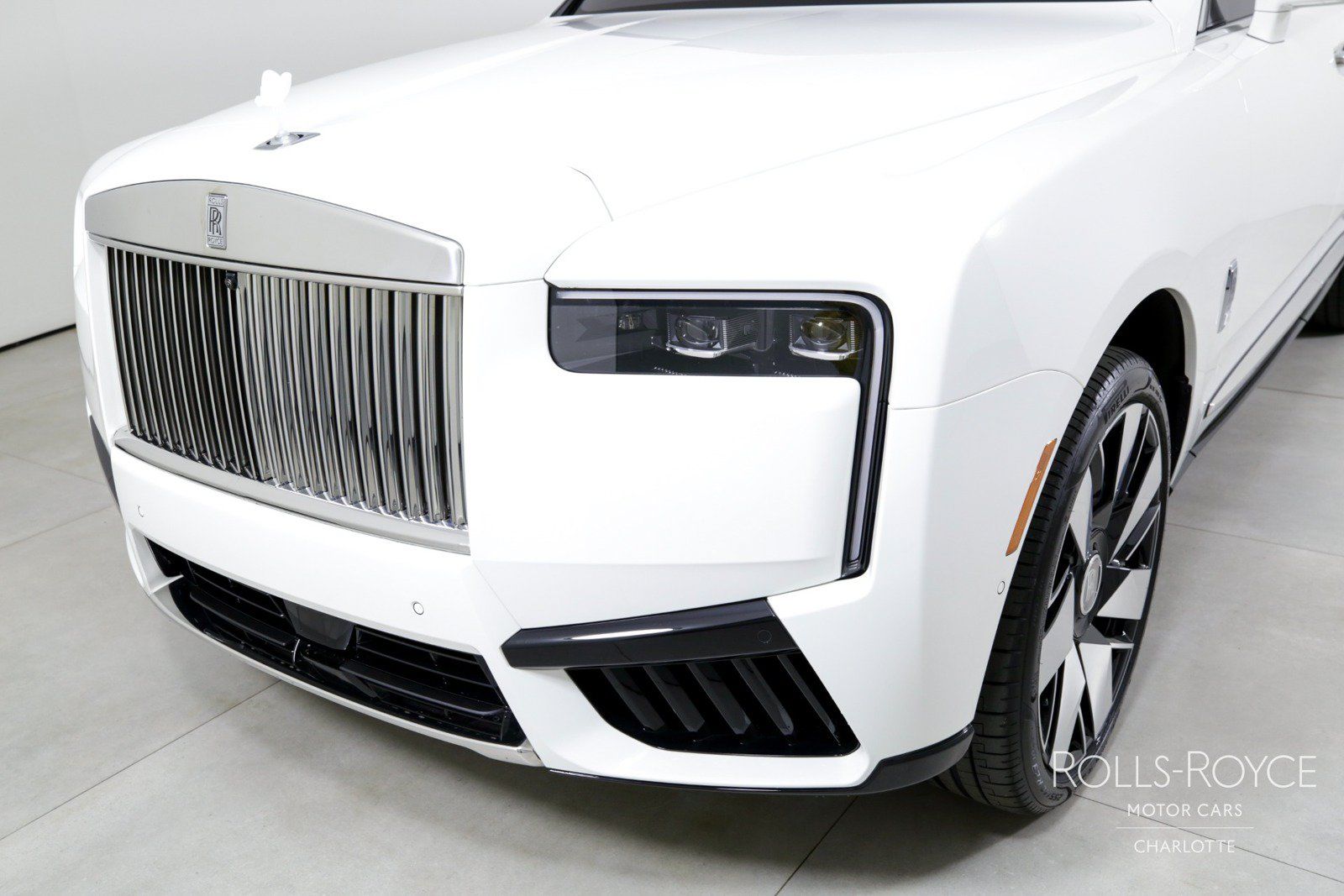 Used 2025 Rolls-Royce Cullinan AWD/4WD image 42