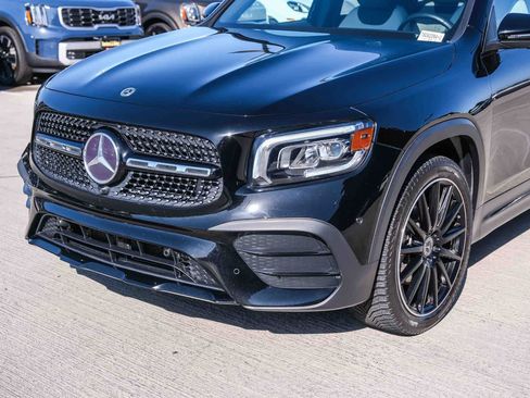 Used 2023 Mercedes-Benz GLB 250 image 11