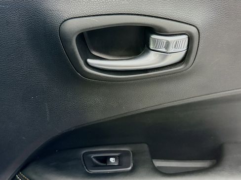 Used 2020 Jeep Compass Sport image 42