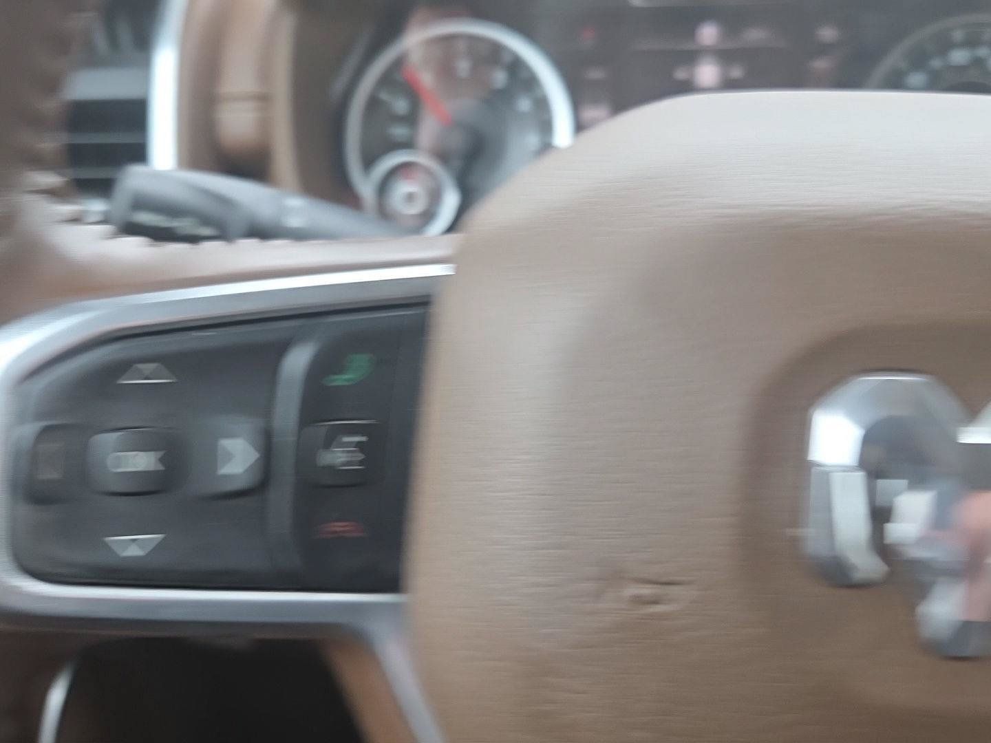 Used 2020 RAM 1500 Laramie AWD/4WD image 9