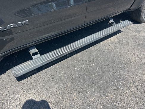 Used 2022 RAM 1500 Limited AWD/4WD image 11