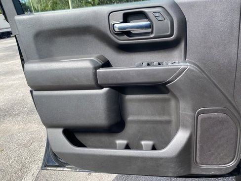 Certified 2022 Chevrolet Silverado 1500 Custom image 9