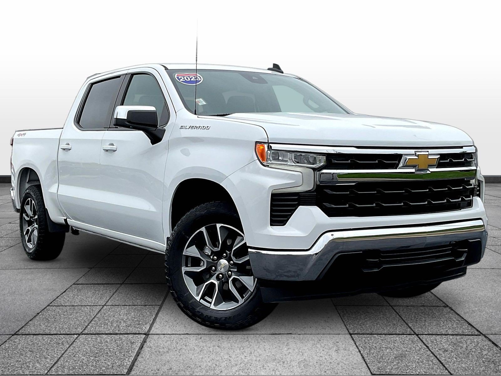 Used 2023 Chevrolet Silverado 1500 LT AWD/4WD image 1