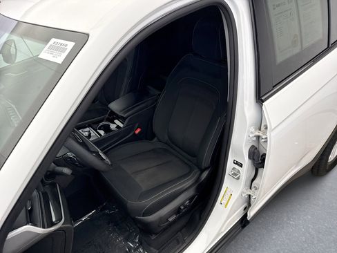 Used 2023 Jeep Grand Cherokee Laredo w/ Luxury Tech Group I image 11