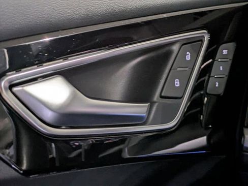 Used 2023 Audi Q4 e-tron Premium Plus w/ Premium Plus image 18