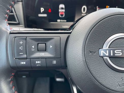 Used 2025 Nissan Kicks SR AWD/4WD image 22