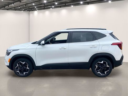 Used 2024 Kia Seltos EX AWD/4WD image 5