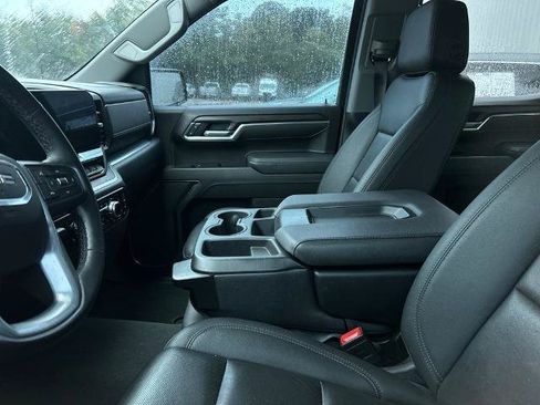 Used 2025 GMC Sierra 1500 SLT RWD image 2