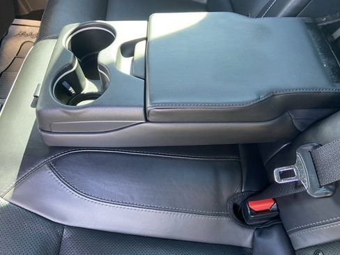 Used 2019 Dodge Charger SXT w/ Leather Interior Group image 24