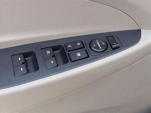 Used 2020 Hyundai Tucson Value FWD image 12
