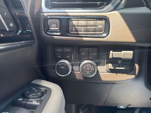 Used 2026 GMC Yukon XL Elevation w/ Elevation Premium Package AWD/4WD image 22