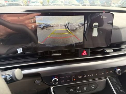 New 2026 Kia Carnival LX FWD image 18