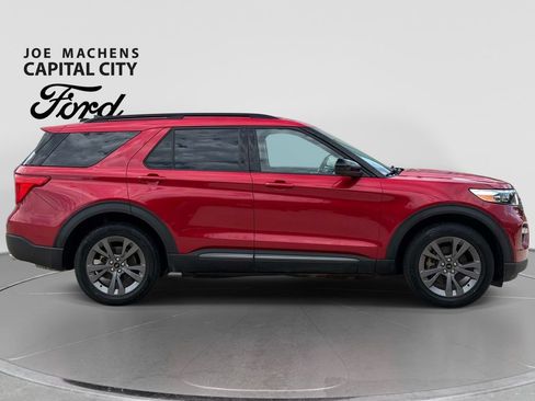 Used 2023 Ford Explorer XLT w/ Equipment Group 202A AWD/4WD image 3