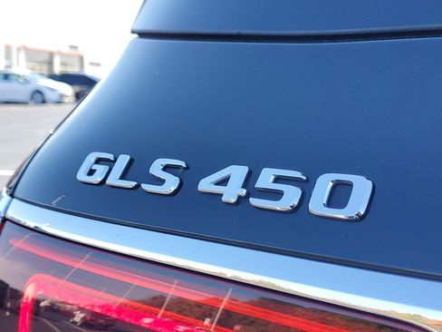 Used 2023 Mercedes-Benz GLS 450 4MATIC image 8