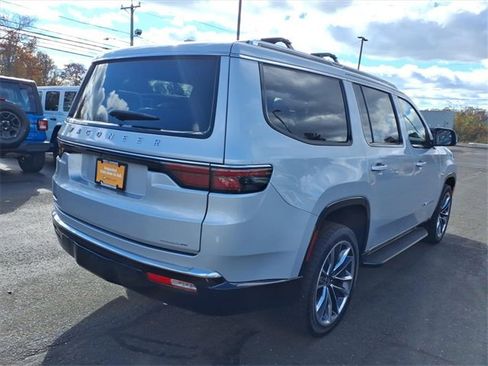 Used 2022 Jeep Wagoneer Series II w/ Convenience Group I image 5