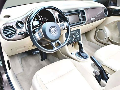 Used 2013 Volkswagen Beetle 2.5 image 10