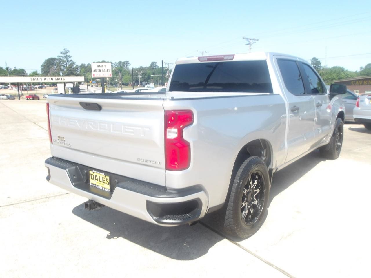Used 2020 Chevrolet Silverado 1500 Custom w/ Custom Value Package RWD image 11