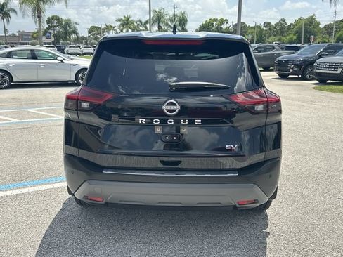 Used 2023 Nissan Rogue SV FWD image 7