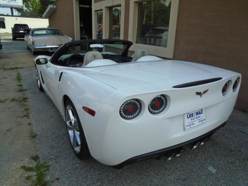 Used 2009 Chevrolet Corvette Convertible w/ Preferred Equipment Group RWD image 24