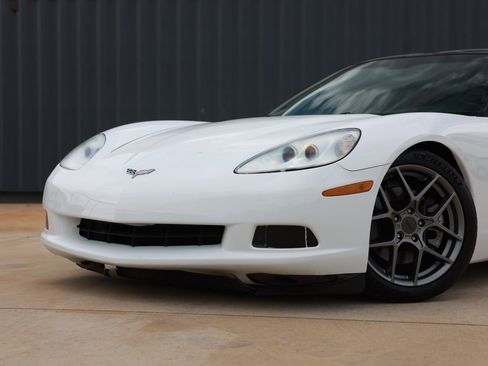 Used 2012 Chevrolet Corvette Coupe w/ 2LT Preferred Equipment Group image 34