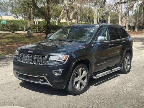 Used 2014 Jeep Grand Cherokee Overland w/ Advanced Technology Group image 3