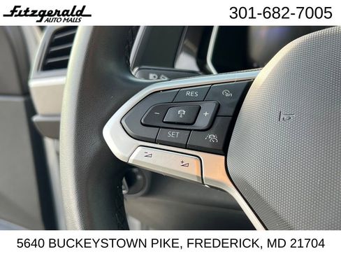 Used 2024 Volkswagen Jetta SE image 17