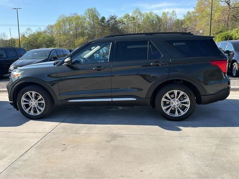 Used 2022 Ford Explorer XLT w/ Equipment Group 202A AWD/4WD image 6