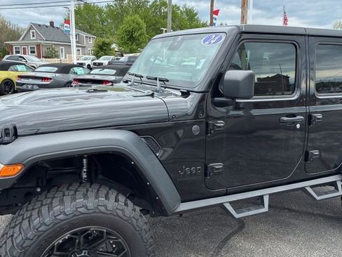Used 2024 Jeep Wrangler Unlimited Sport AWD/4WD image 5