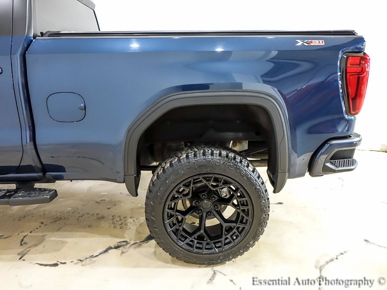 Used 2022 GMC Sierra 1500 Elevation w/ X31 Off-Road Package AWD/4WD image 12