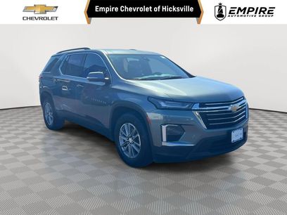 Used 2023 Chevrolet Traverse LT