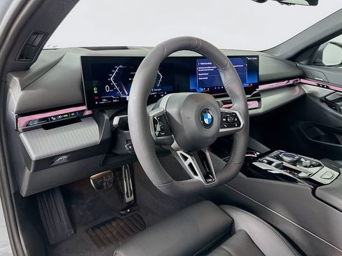 Used 2026 BMW 540i xDrive w/ M Sport Package AWD/4WD image 9