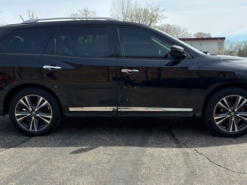 Used 2017 Nissan Pathfinder Platinum w/ Family Entertainment Package image 11