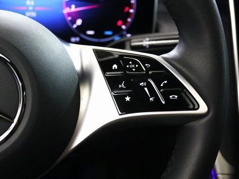 Certified 2025 Mercedes-Benz GLC 300 4MATIC image 6