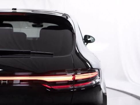 Certified 2026 Porsche Macan AWD/4WD image 21