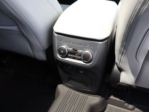 New 2026 Ford Explorer Platinum w/ LUX Leather Package AWD/4WD image 35