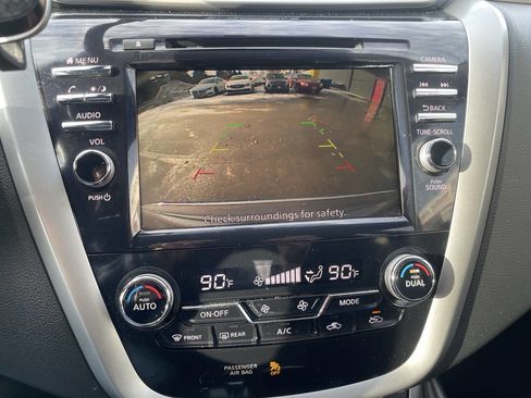 Used 2019 Nissan Murano S image 27