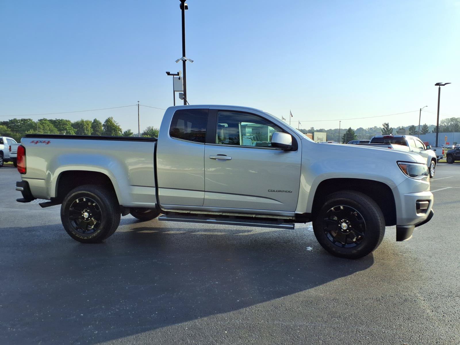 Used 2017 Chevrolet Colorado LT AWD/4WD image 32