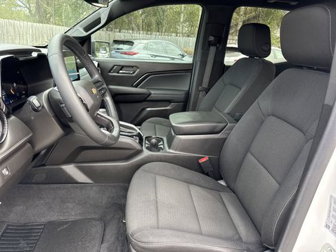 Used 2024 Chevrolet Colorado LT RWD image 9