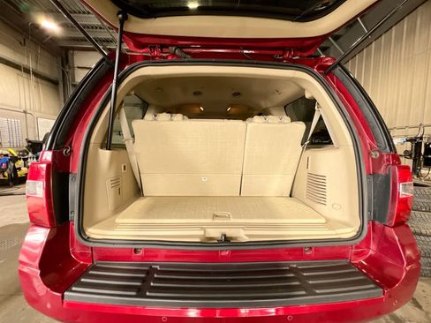 Used 2017 Ford Expedition Limited w/ Equipment Group 301A AWD/4WD image 26
