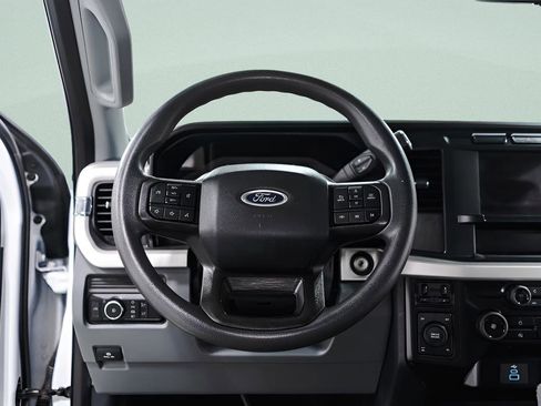 Used 2024 Ford F250 XLT image 11