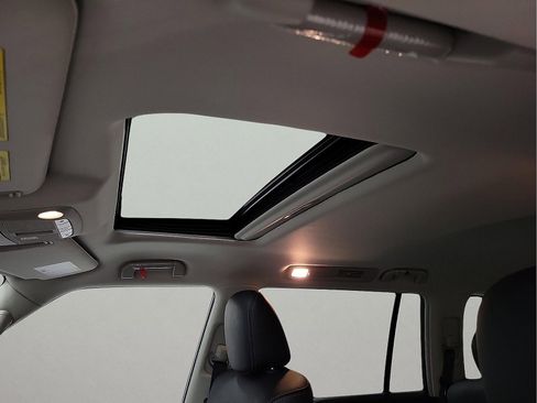 Used 2024 Nissan Armada Platinum w/ Cargo Package image 11