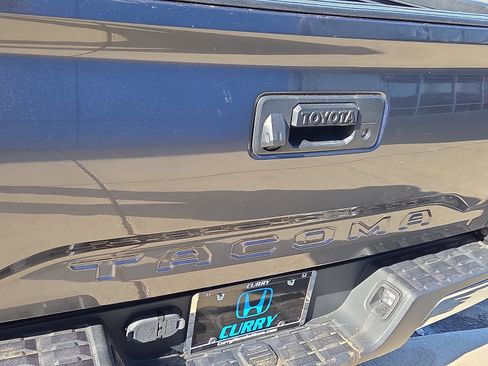 Used 2018 Toyota Tacoma SR5 image 26