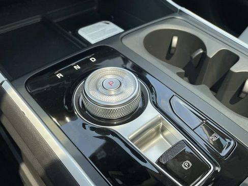 New 2027 Kia Carnival SX w/ Dark Edition Package FWD image 32