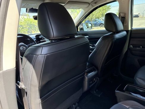 Used 2024 Nissan Pathfinder Platinum AWD/4WD image 13