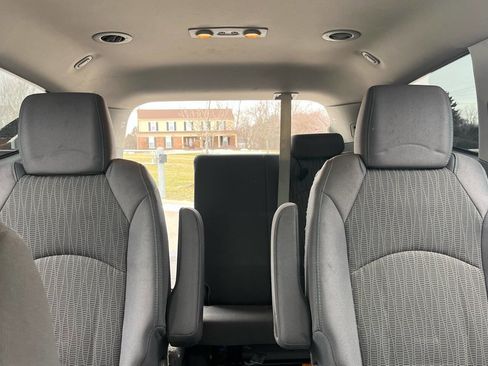 Used 2014 Chevrolet Traverse LT image 19