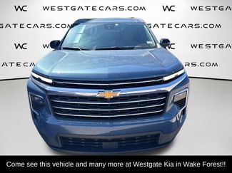 Used 2024 Chevrolet Traverse LT FWD video 2