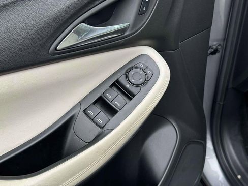 Used 2024 Buick Encore GX Preferred AWD/4WD image 19