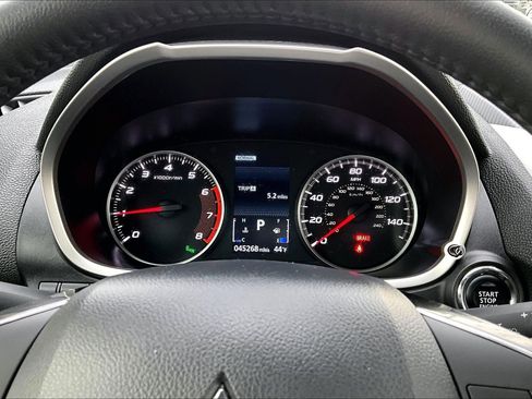 Used 2024 Mitsubishi Eclipse Cross SE image 12