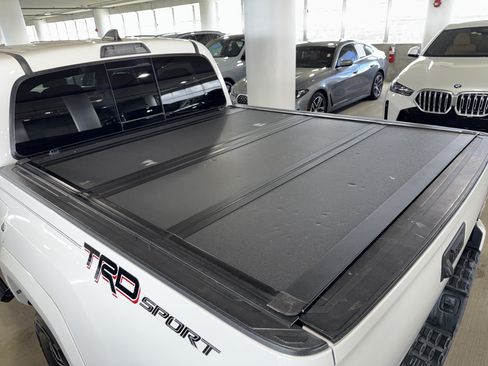 Used 2021 Toyota Tacoma TRD Sport RWD image 13
