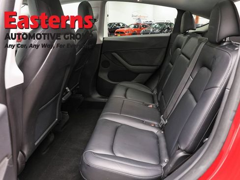 Used 2021 Tesla Model Y Long Range AWD/4WD image 16